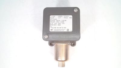 UNITED ELECTRIC H105-137-9542