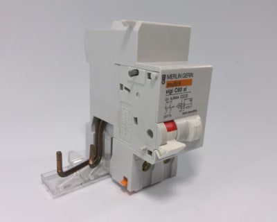 SCHNEIDER ELECTRIC 26779
