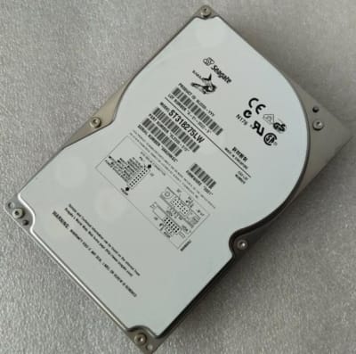 SEAGATE ST318275LW