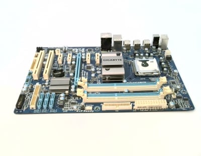 GIGABYTE GA-EP43T-UD3L