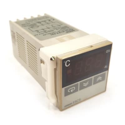 OMRON E5CS-R1PX-521 24VAC/DC