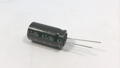 NICHICON UHA1H4R7KHD