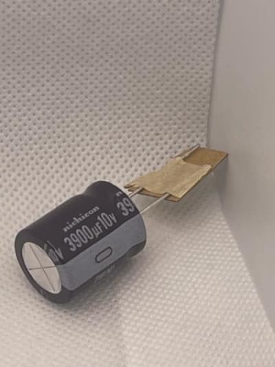 NICHICON UPW1A392MHD6