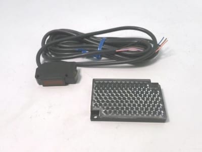 OMRON E3V3-R61-2M