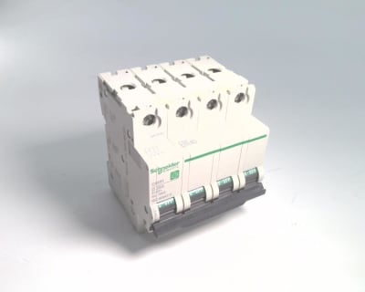 SCHNEIDER ELECTRIC M9F15425