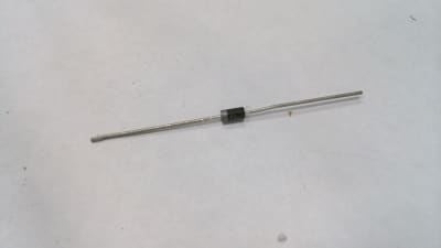 VISHAY RGP10D-E3/54