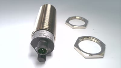 PEPPERL & FUCHS UC500-30GM70-2E2R2-V15