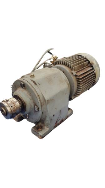 SEW EURODRIVE R62DT90S4