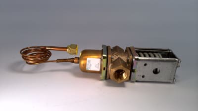 JOHNSON CONTROLS V46AA-33