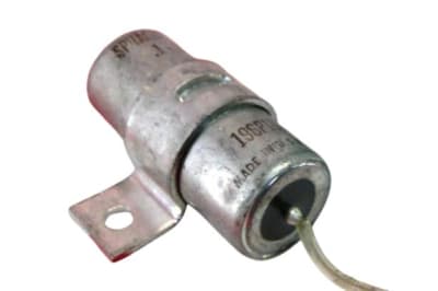 VISHAY 196P104910S13