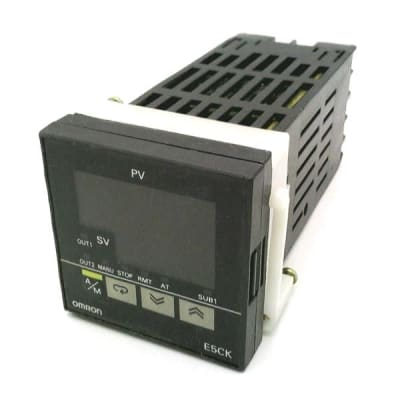 OMRON E5CK-AA1 100-240AC