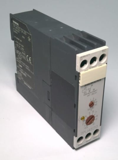 SIEMENS 7PU4520-2AJ30