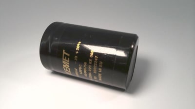 KEMET ALS30A223KE063