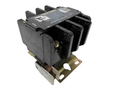 TE CONNECTIVITY P30-E1008