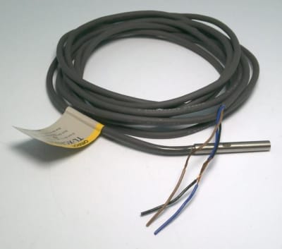 OMRON TL-XCR8C1