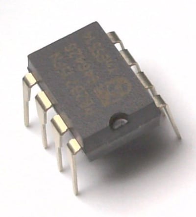 NXP SEMICONDUCTOR P82B715PN