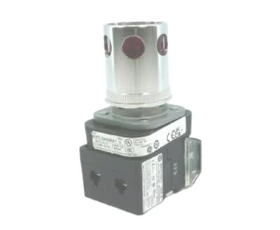 ALLEN BRADLEY 800TC-QAH2RA1