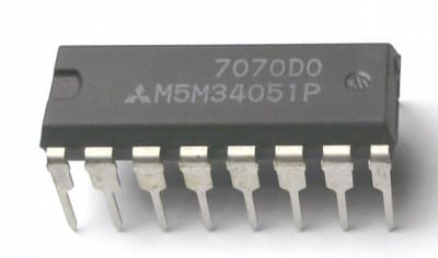 MITSUBISHI M5M34051P