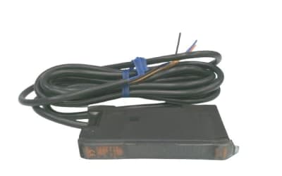 OMRON E3X-DA11TW-S 2M