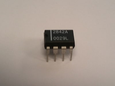 ON SEMICONDUCTOR CS2842ALN8