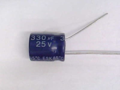 KEMET ESK337M025AH1AA