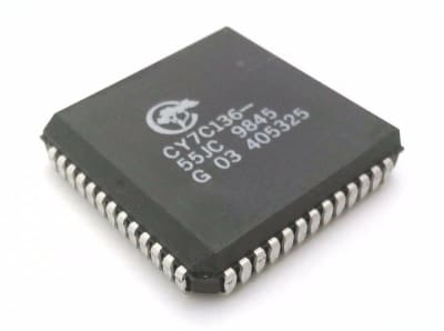 INFINEON CY7C136-55JC