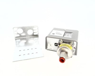 JOHNSON CONTROLS P74BA-15C