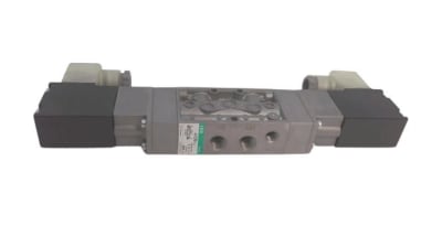 CKD CORP 4F230-08-LP1-AC100V