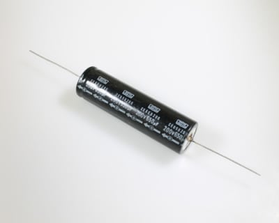 UCC EA657M200V25X90